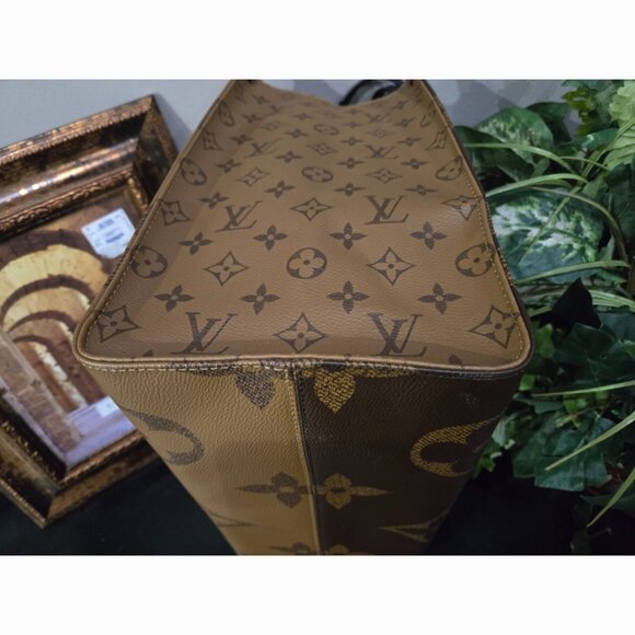 Pristine Authentic LV on the Go Reverse Mono Giant GM Tote - Picture 5 of 10